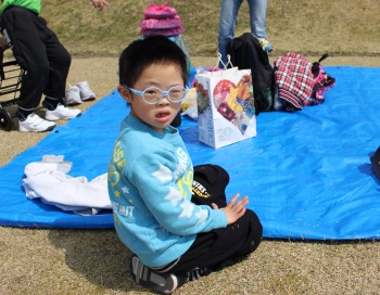 振り向く眼鏡男子