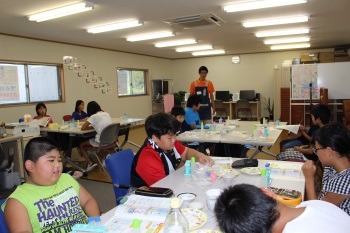 夏休み化学実験イベント風景2